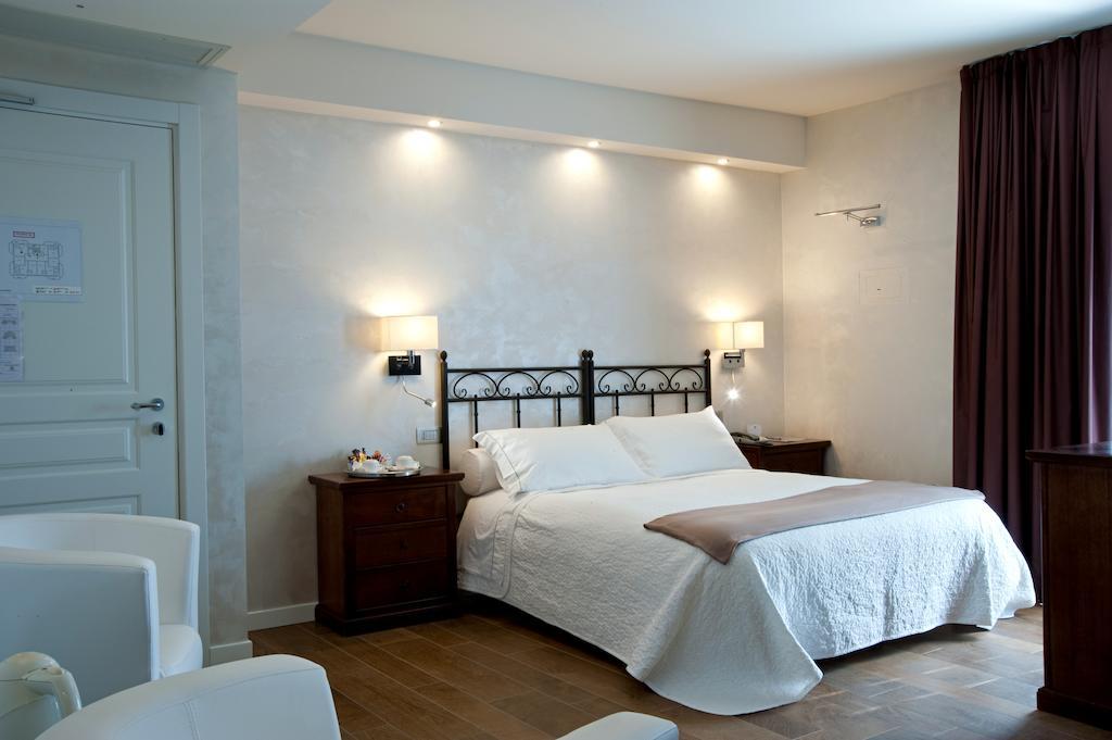Hotel Ferro Di Cavallo Pavullo nel Frignano Kamer foto